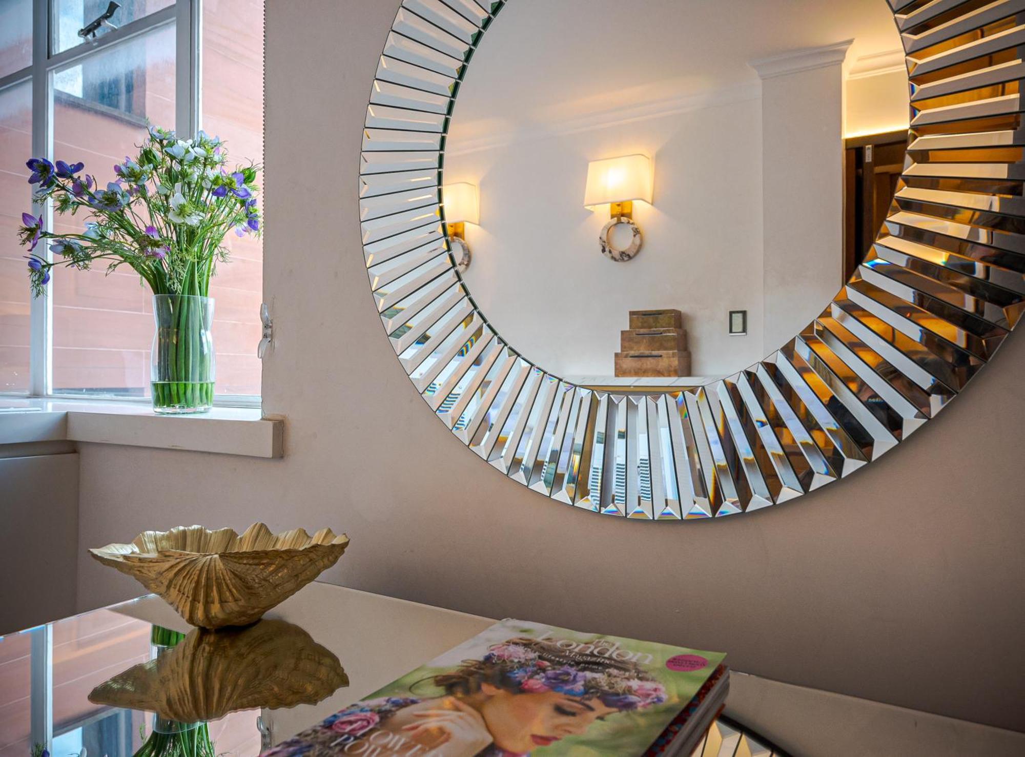 Modern Knightsbridge Apartment With Balcony Overlooking Harrods Prime Location Londres Extérieur photo