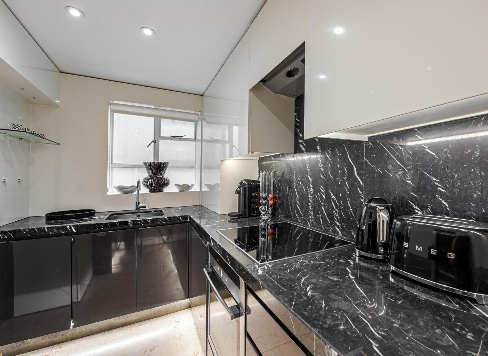 Modern Knightsbridge Apartment With Balcony Overlooking Harrods Prime Location Londres Extérieur photo